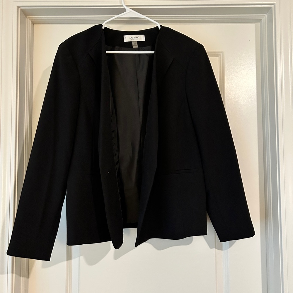 Jones Studio Black Open-Front Women's Blazer